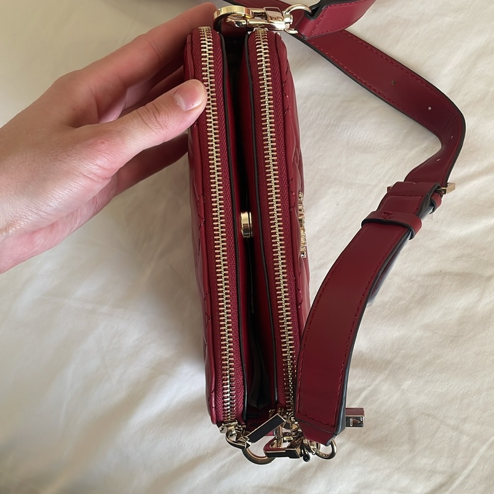 Guess Red Quilted Crossbody Bag with Gold Hardware - Picture 3 of 6